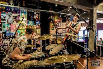 SPILL TRACK OF THE DAY: JUMPIN JACKS – “SHE DOESN’T KNOW”