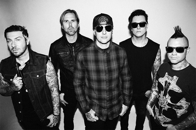 Avenged Sevenfold plays it loose, still thrills fans at Ontario