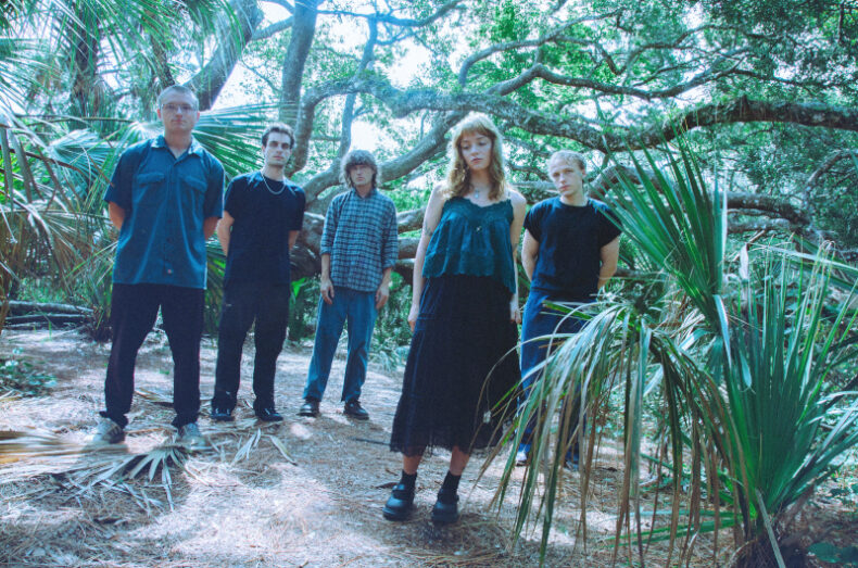 SPILL NEWS: SHE’S GREEN ANNOUNCE NORTH AMERICAN TOUR WITH SMUSH, WITCHES EXIST AND STARLING | NEW EP ‘SWALLOWTAIL’ OUT NOW she's green