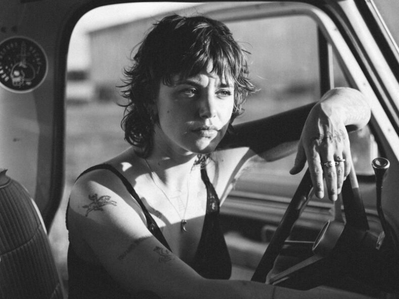 SPILL NEWS: CAT CLYDE ANNOUNCES CO-HEADLINE TOUR WITH DEAN JOHNSON IN WESTERN U.S. & CANADA | ACCLAIMED NEW ALBUM ‘MUD BLOOD BONE’ OUT NOW