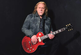 SPILL FEATURE: THE GUITAR IS AN OPEN BOOK, THE SKY’S THE LIMIT – A CONVERSATION WITH WARREN HAYNES Warren Haynes